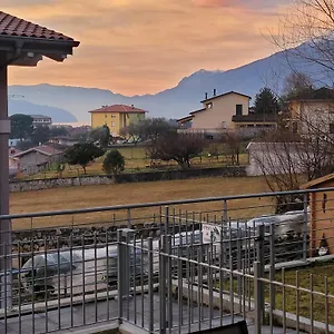 Lago-apartment Midy, Sfeervol, Zwembad, Airco Domaso